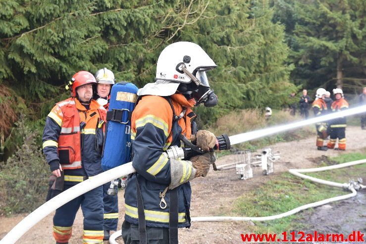 Gårdbrand. Grydedalvej ved Førstballe. 04/12-2018. Kl. 12:44.