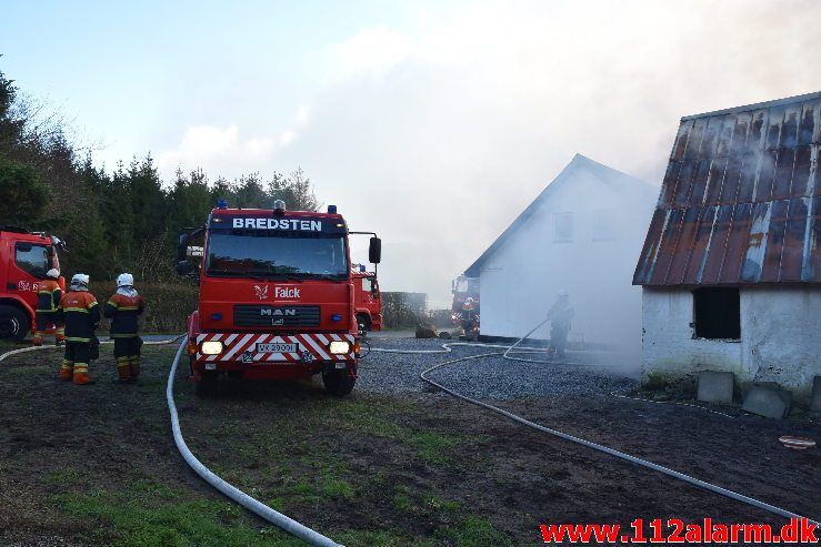 Gårdbrand. Grydedalvej ved Førstballe. 04/12-2018. Kl. 12:44.