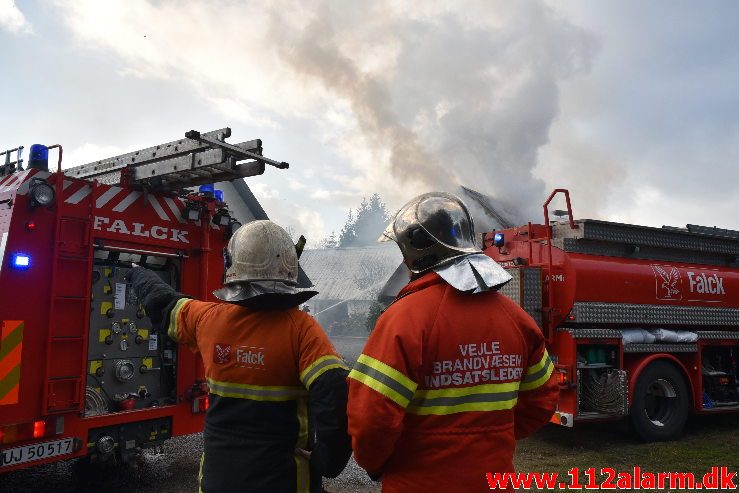 Gårdbrand. Grydedalvej ved Førstballe. 04/12-2018. Kl. 12:44.