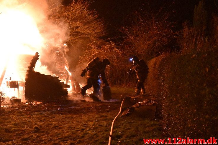 Brand i Kolonihavehus. Havelodden 8 i Vejle. 08/12-2018. Kl. 22:32.