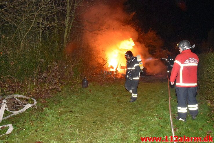 Brand i Kolonihavehus. Havelodden 8 i Vejle. 08/12-2018. Kl. 22:32.