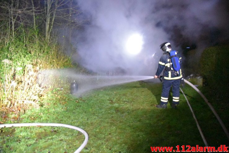 Brand i Kolonihavehus. Havelodden 8 i Vejle. 08/12-2018. Kl. 22:32.