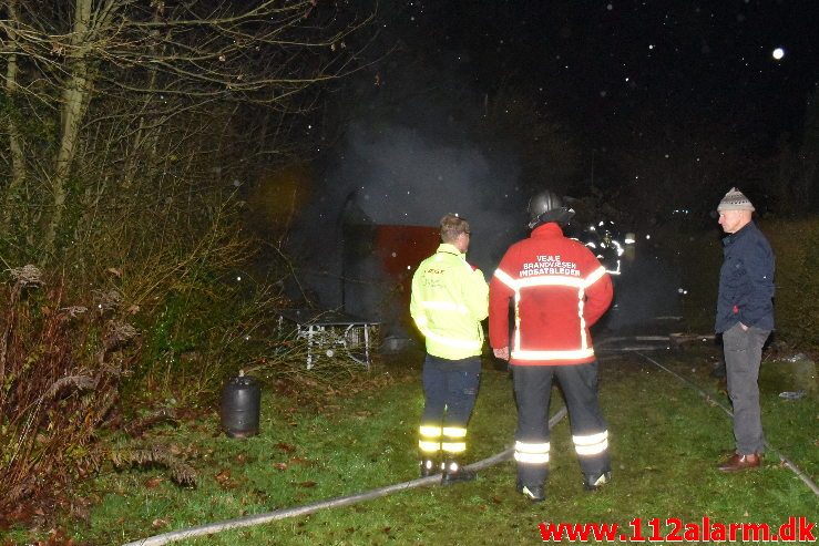 Brand i Kolonihavehus. Havelodden 8 i Vejle. 08/12-2018. Kl. 22:32.