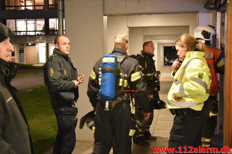 Brand i Etageejendom. Grønnedalen 16 i Vejle. 25/12-2018. Kl. 18:42.