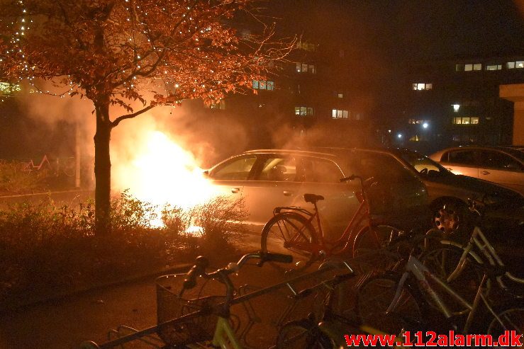 Bilbrand. Skolegade i Vejle. 31/12-2018. KL. 20:09.