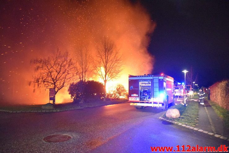 Brand i Villa. Hindbærhaven i Vejle ø. 31/12-2018. KL. 20:49.