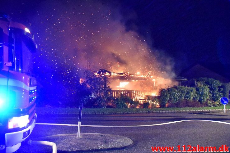 Brand i Villa. Hindbærhaven i Vejle ø. 31/12-2018. KL. 20:49.