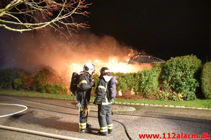 Brand i Villa. Hindbærhaven i Vejle ø. 31/12-2018. KL. 20:49.