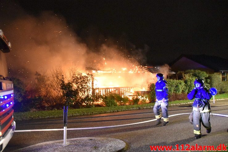 Brand i Villa. Hindbærhaven i Vejle ø. 31/12-2018. KL. 20:49.