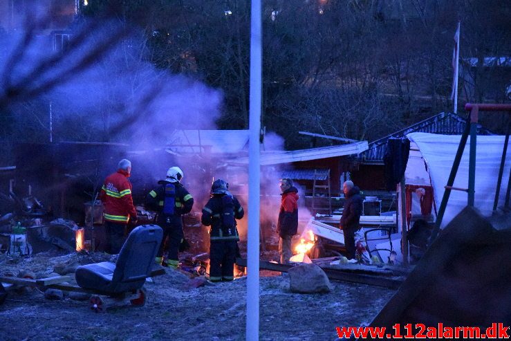 Brand i Kolonihavehus. Mølholmsdalen i Vejle. 18/01-2019. Kl. 17:00.