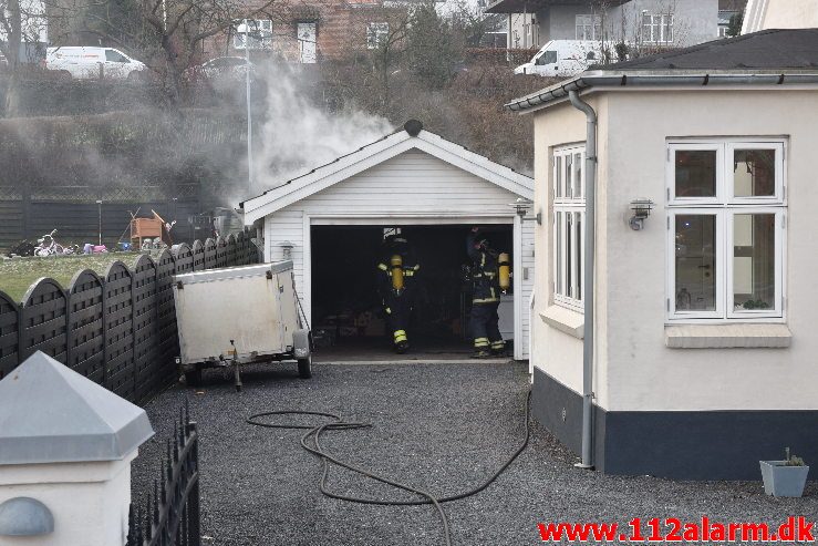 Brand i Villa. Ibæk Strandvej i Vejle. 25/01-2019. Kl. 09:21.