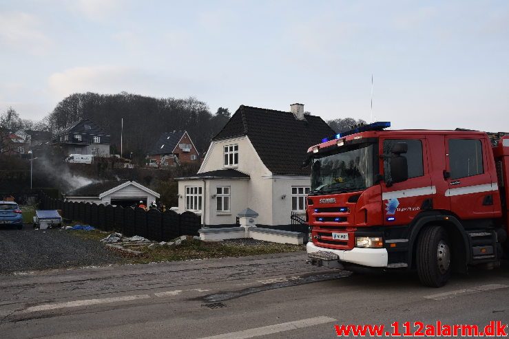 Brand i Villa. Ibæk Strandvej i Vejle. 25/01-2019. Kl. 09:21.