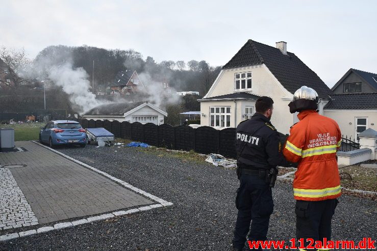 Brand i Villa. Ibæk Strandvej i Vejle. 25/01-2019. Kl. 09:21.