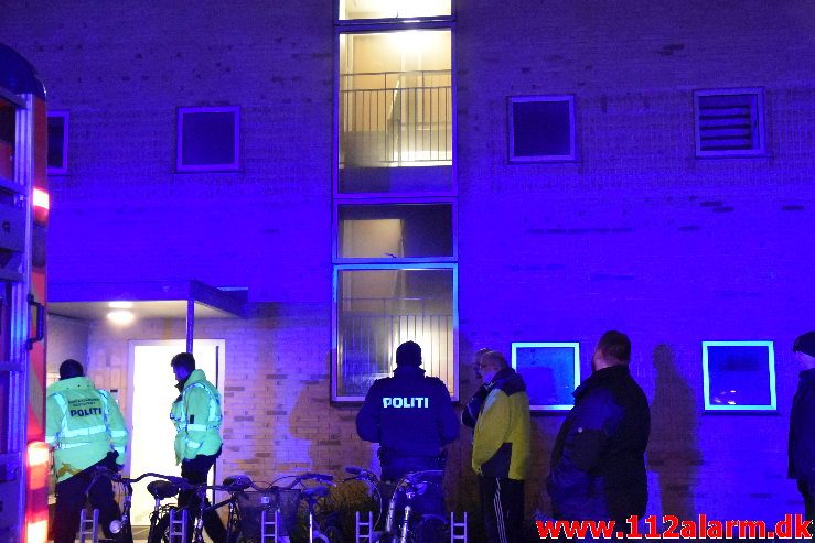 Brand i Etageejendom. Løget Høj 8 i Løget. 29/01-2019. Kl. 00:49.