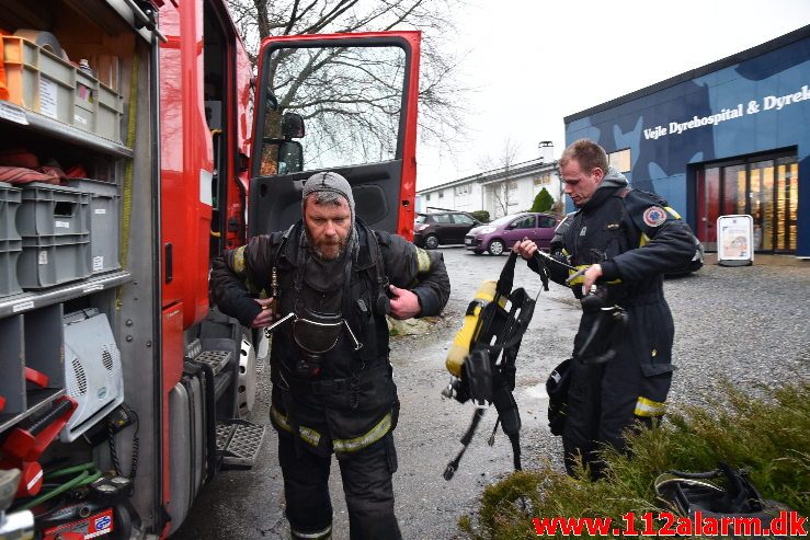 Brand i Industri. Jægervænget i Vejle. 04/02-2019. Kl. 08:41.