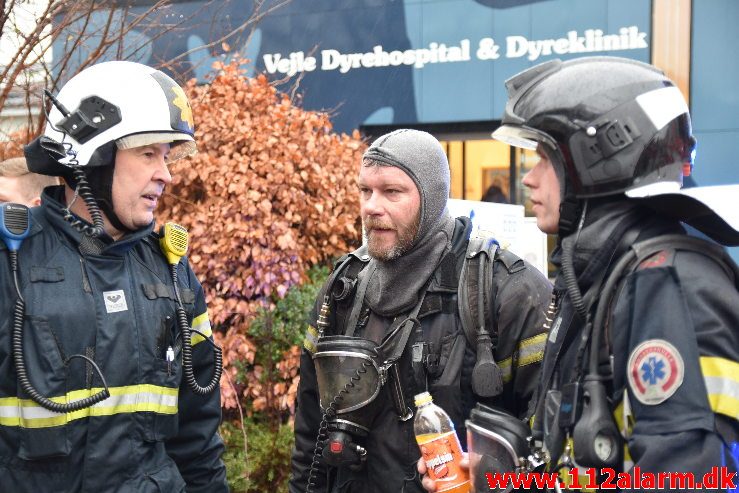 Brand i Industri. Jægervænget i Vejle. 04/02-2019. Kl. 08:41.