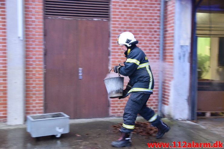 Brand i Industri. Jægervænget i Vejle. 04/02-2019. Kl. 08:41.