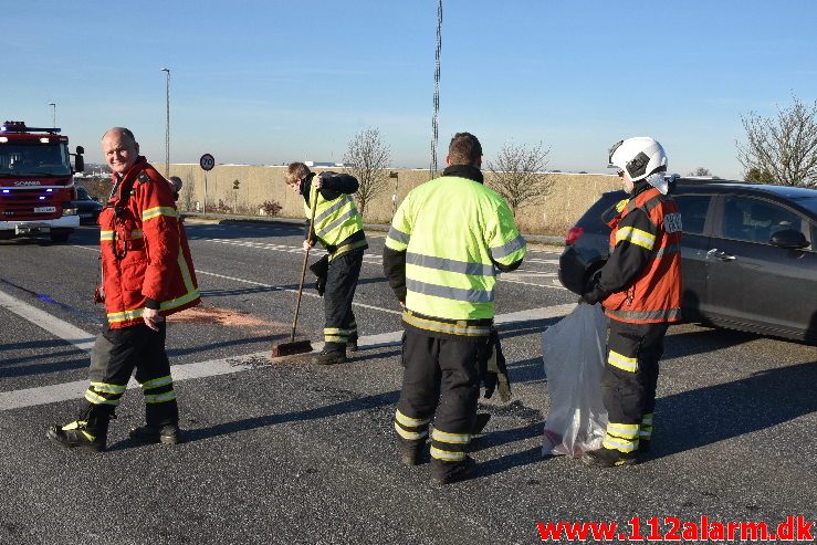 FUH med fastklemte. Fredericiavej i Vejle. Kl. 15:04. 15/02-2019.