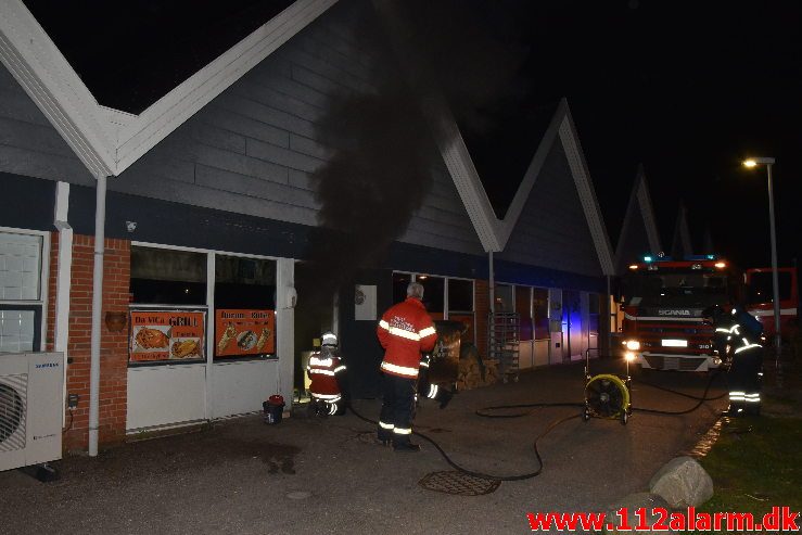 Brand i Pizza Butik. Bredballe Center i Vejle ø. 31/03-2019. K. 21:55.