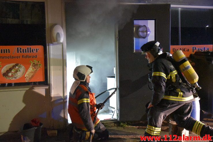 Brand i Pizza Butik. Bredballe Center i Vejle ø. 31/03-2019. K. 21:55.