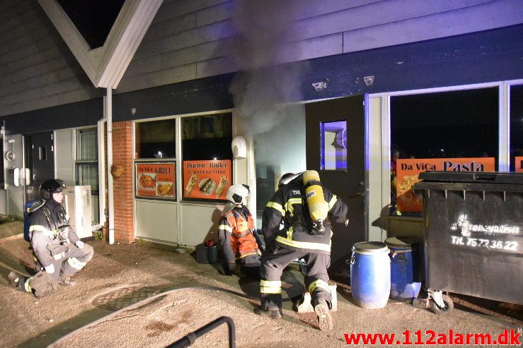 Brand i Pizza Butik. Bredballe Center i Vejle ø. 31/03-2019. K. 21:55.