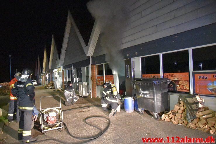 Brand i Pizza Butik. Bredballe Center i Vejle ø. 31/03-2019. K. 21:55.