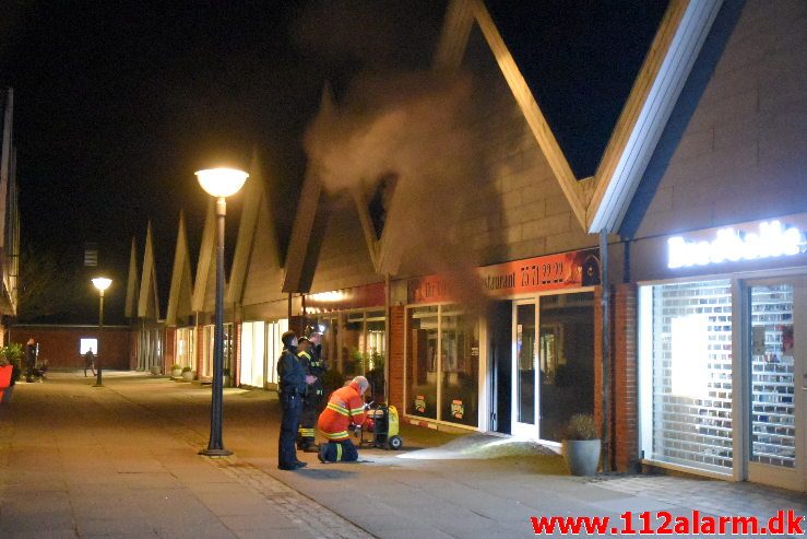 Brand i Pizza Butik. Bredballe Center i Vejle ø. 31/03-2019. K. 21:55.