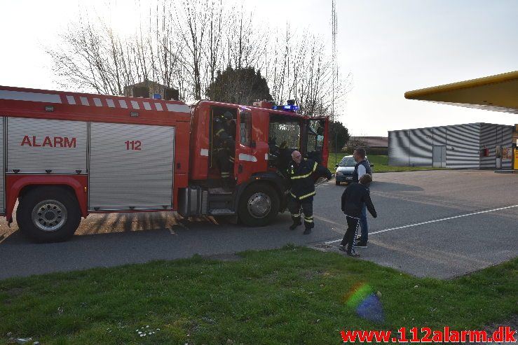 Ild i El-skab. Jellingvej i Vejle. 07/04-2019. Kl. 17:39.