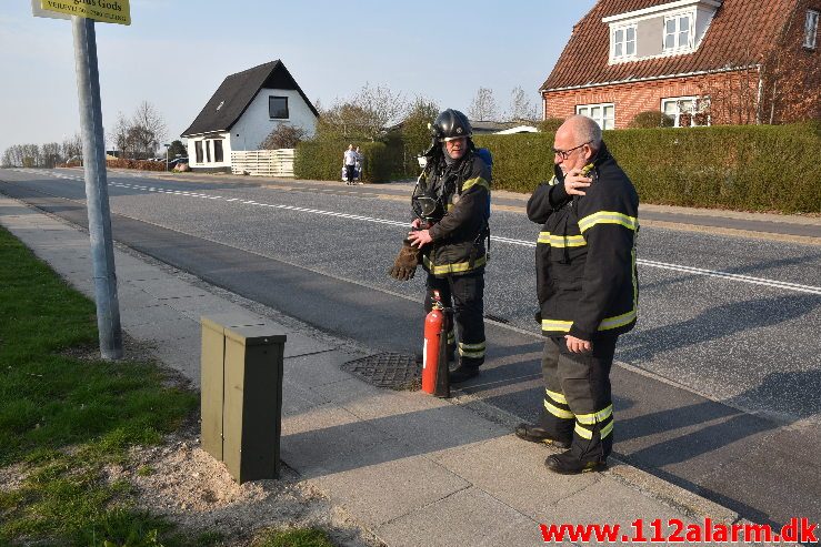 Ild i El-skab. Jellingvej i Vejle. 07/04-2019. Kl. 17:39.