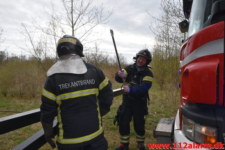 Skovbrand . Højgårdsvej ved Fløjstrup. 14/04-2019. Kl. 17:00.