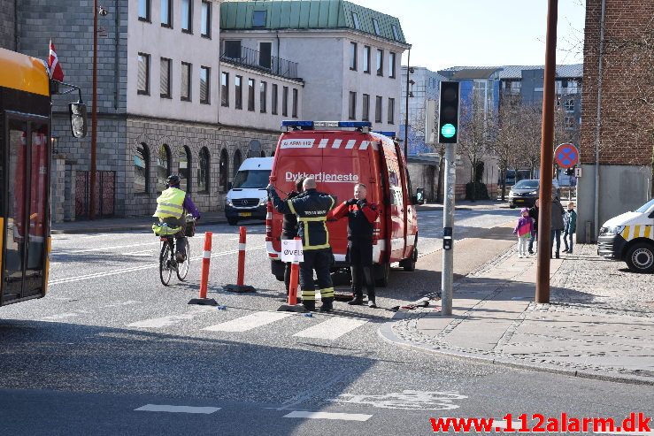 Øvelse i Åen. Dæmningen i Vejle. 16/04-2019. Kl. 9:30.