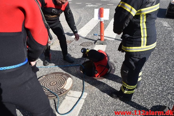 Øvelse i Åen. Dæmningen i Vejle. 16/04-2019. Kl. 9:30.