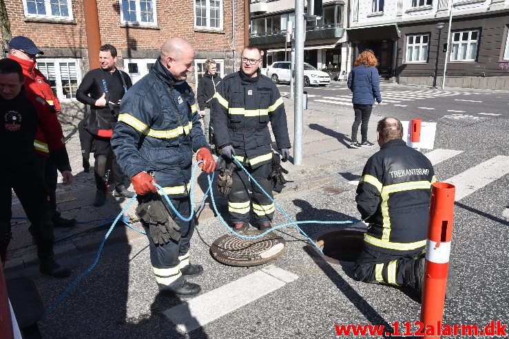 Øvelse i Åen. Dæmningen i Vejle. 16/04-2019. Kl. 9:30.