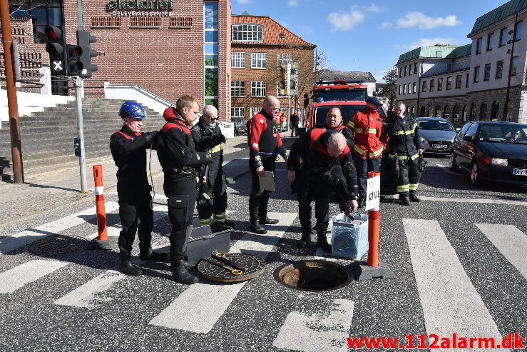 Øvelse i Åen. Dæmningen i Vejle. 16/04-2019. Kl. 9:30.