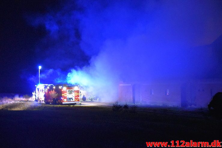 Gårdbrand. Fløjsteupvej i Fløjstrup. 16/04-2019. Kl. 22:46.