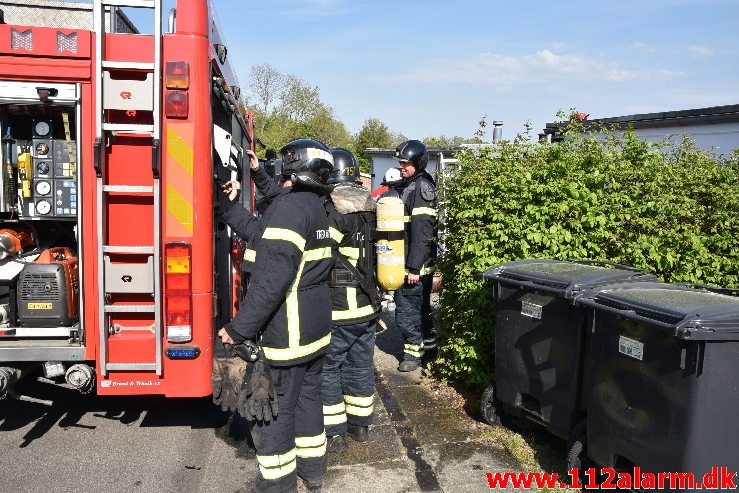 Mindre bygningsbrand. Højbovej i Vejle. 30/04-2019. Kl. 16:02.