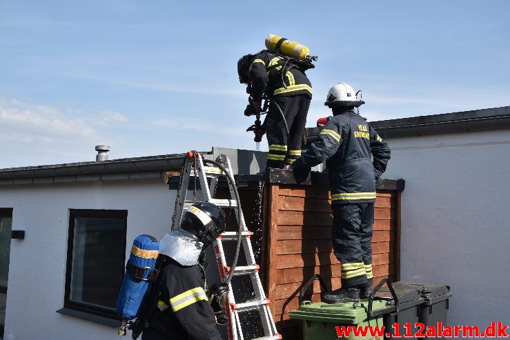 Mindre bygningsbrand. Højbovej i Vejle. 30/04-2019. Kl. 16:02.