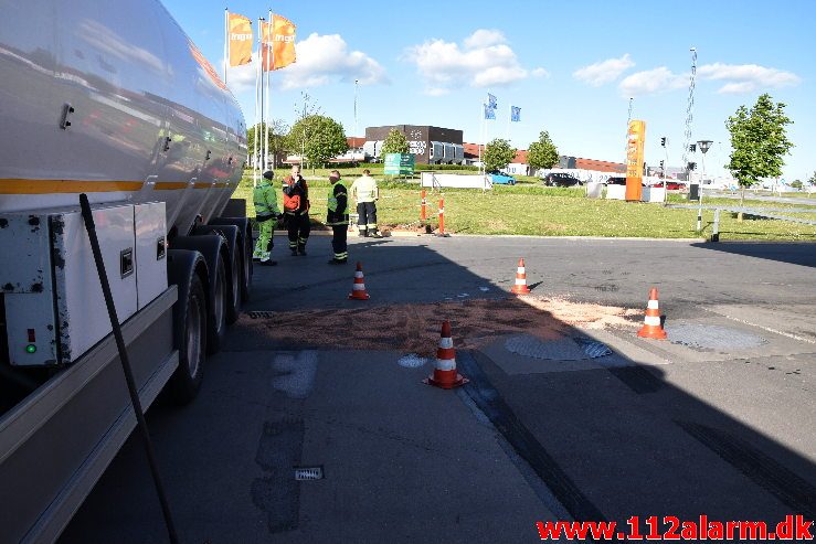 Større olieudslip. Boeskærvej i Vejle. 12/05-2019. KL. 17:56.