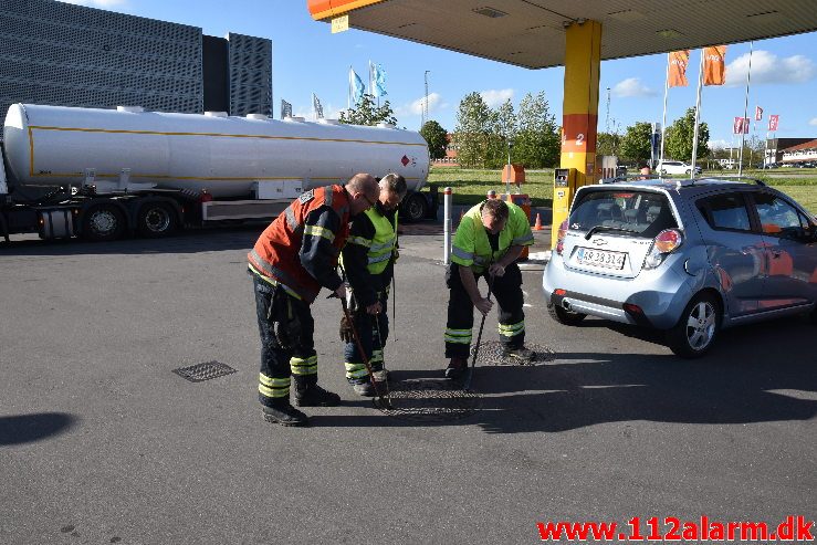 Større olieudslip. Boeskærvej i Vejle. 12/05-2019. KL. 17:56.