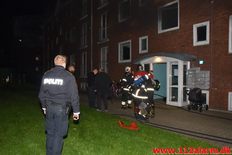 Brand i Etageejendom. Pilevænget i Vejle. 13/05-2019. KL. 02:07.