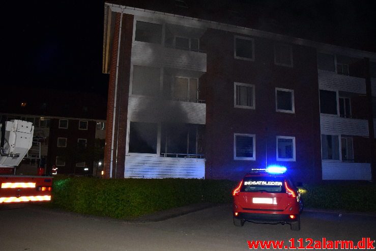 Brand i Etageejendom. Pilevænget i Vejle. 13/05-2019. KL. 02:07.