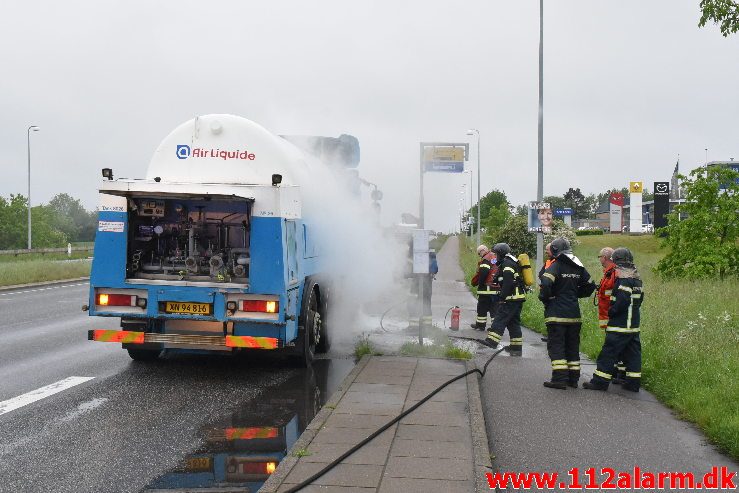 Brand i Lastbil. Horsensvej i Vejle. 31/05-2019. KL. 07:43.