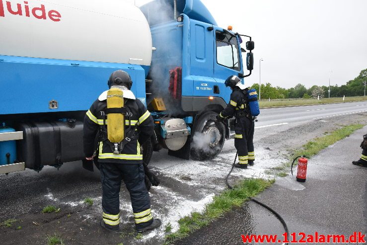 Brand i Lastbil. Horsensvej i Vejle. 31/05-2019. KL. 07:43.