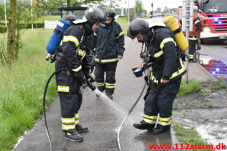 Brand i Lastbil. Horsensvej i Vejle. 31/05-2019. KL. 07:43.