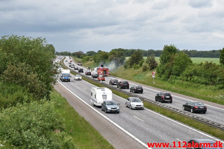Bilbrand. Motorvejen E45 mellem Hedensted og Vejle. 08/06-2019. Kl. 11:55.