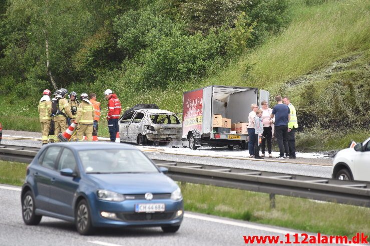 Bilbrand. Motorvejen E45 mellem Hedensted og Vejle. 08/06-2019. Kl. 11:55.