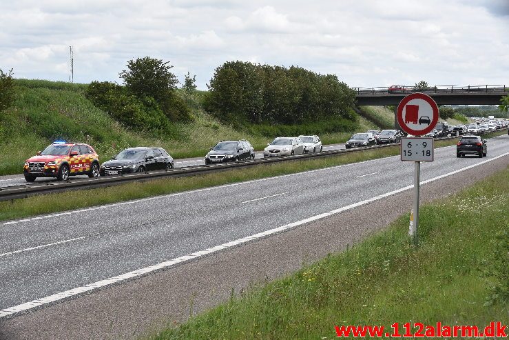 Bilbrand. Motorvejen E45 mellem Hedensted og Vejle. 08/06-2019. Kl. 11:55.