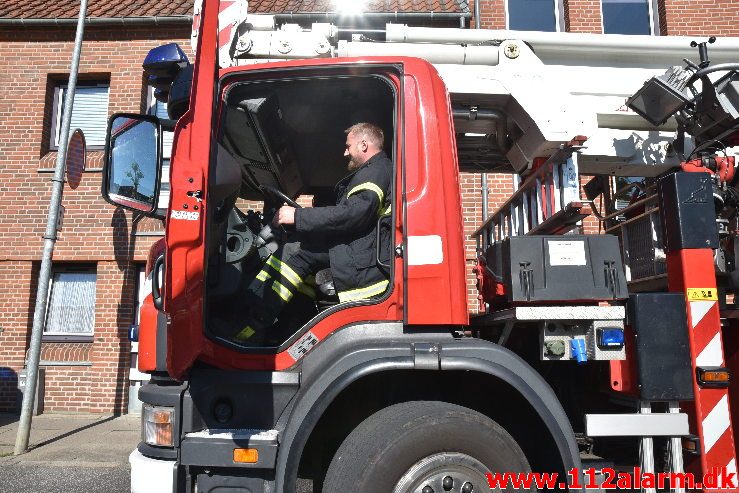 Brand i Etageejendom. Staldgaardsgade 25 i Vejle. 14/06-2019. Kl. 09:01.