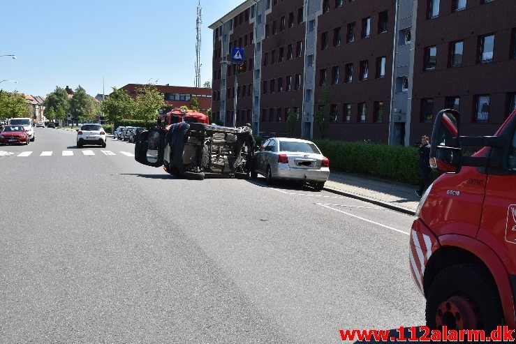 Køreprøven gik helt galt. Skolegade i Vejle. 14/006-2019. Ca. KL. 13:15.