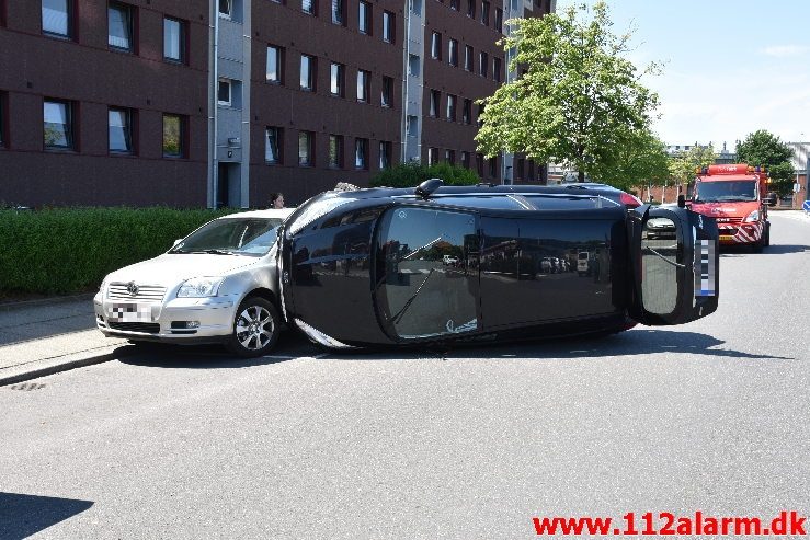 Køreprøven gik helt galt. Skolegade i Vejle. 14/006-2019. Ca. KL. 13:15.